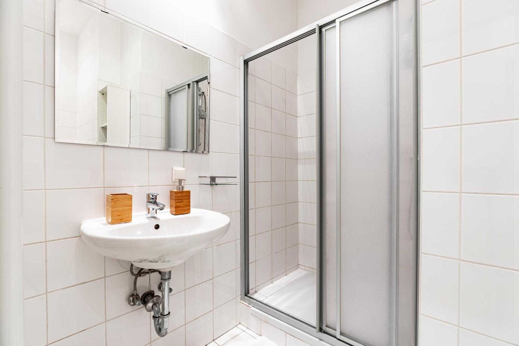 Spacious 3-Room Apt. 15 Min To The City Center Вена Экстерьер фото