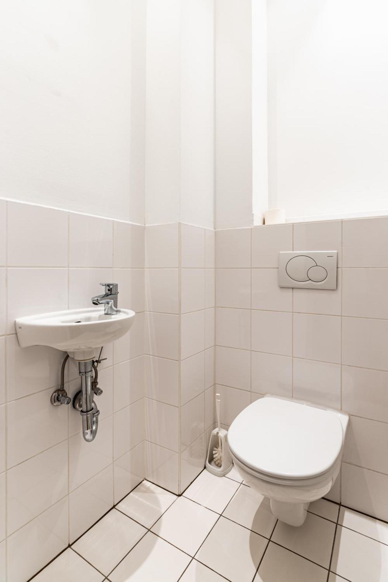 Spacious 3-Room Apt. 15 Min To The City Center Вена Экстерьер фото